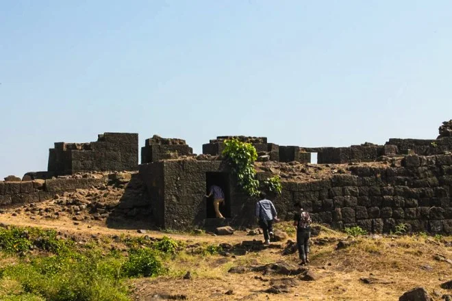 Exploring the remnants of Kolaba Fort