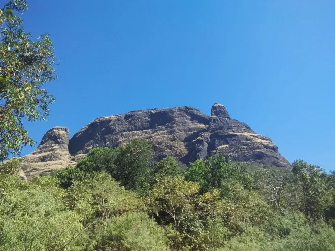 The tiny fort on descent