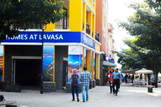 Chain of Restaurants along Lavasa Footpath