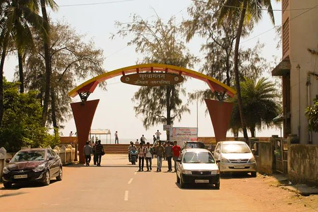 Entrance to the Anlibaug beach