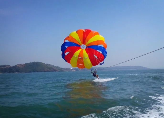 A salty Dip of Parasailing